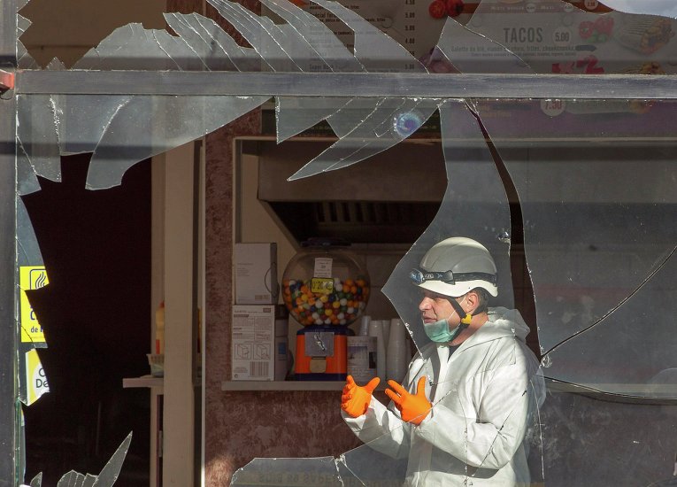 Взрыв в ресторане близ мечети во Франции
