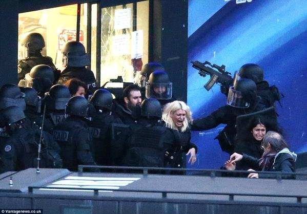 Штурм магазина с заложниками в Париже
