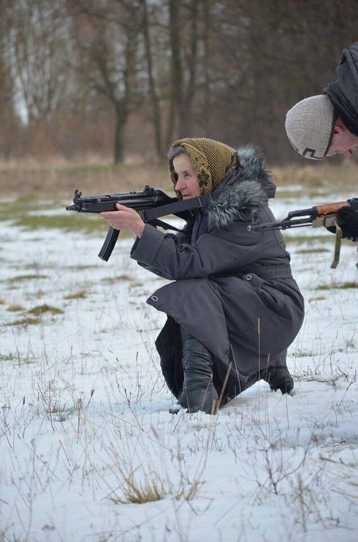 Курс военной подготовки с участием женщин во Львовской области