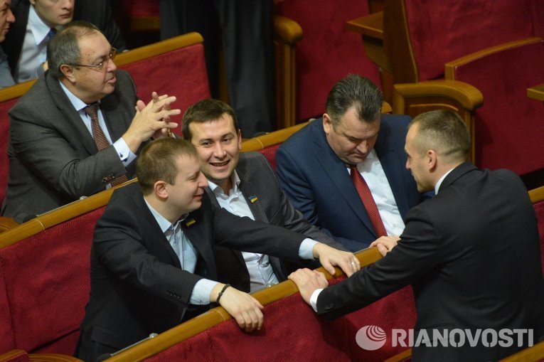 Депутаты в зале заседаний Верховной Рады