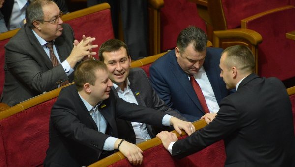 Депутаты в зале заседаний Верховной Рады