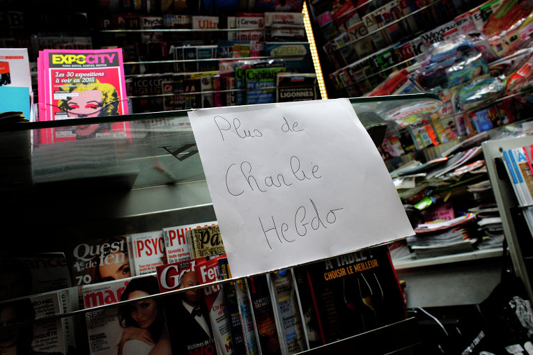Новый выпуск журнала Charlie Hebdo во Франции раскуплен