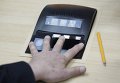 Сканирование отпечатков пальцев для оформления биометрического загранпаспорта Украины