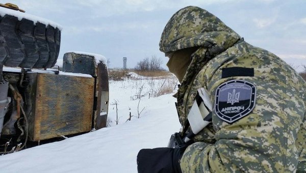 Боец полка Днепр-1 в районе аэропорта Донецка