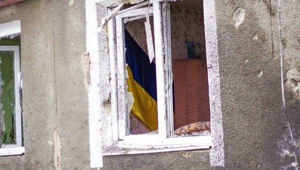 Последствия обстрела на востоке Украины. Архивное фото