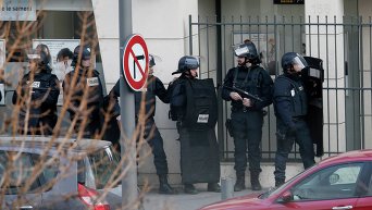 Захват заложников на почте в предместье Парижа Коломб