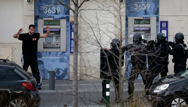 Захват заложников в пригороде Парижа