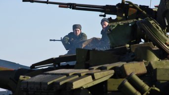 Ополченцы ЛНР на танке