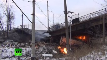 В Донецке разрушен Путиловский мост. Видео