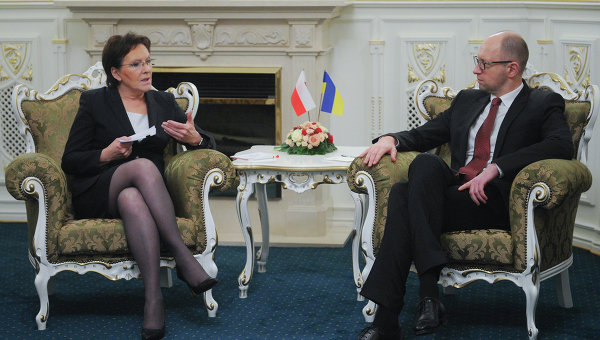 Премьер-министр Украины Арсений Яценюк и премьер-министр Польши Ева Копач. Архивное фото