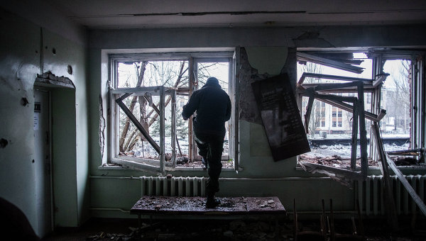 Ополченец ДНР в Донецкой городской больнице номер 3 после обстрела