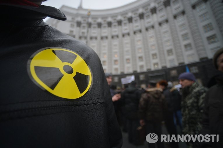 Работники Чернобыльской АЭС требуют погасить задолженность по зарплате
