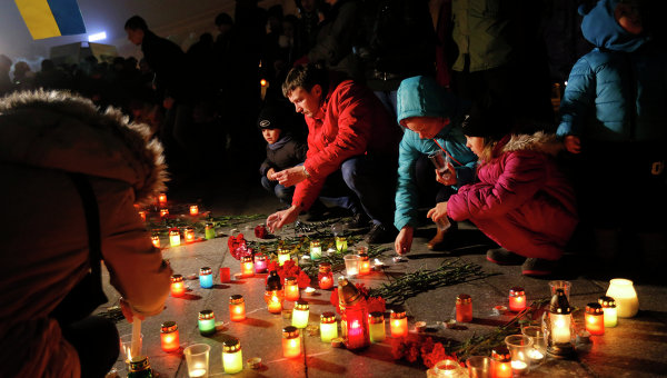 Акция памяти жертв обстрела в Мариуполе