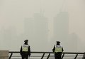 Полицейские Шанхая в тумане