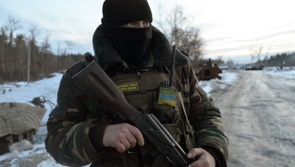 Украинский военнослужащий. Архивное фото