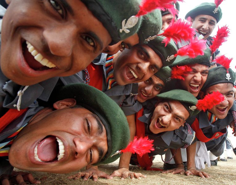 Кадеты из Национального кадетского корпуса на параде в честь Дня Республики в Индии