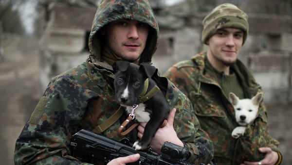 Украинские военнослужащие в Мариуполе