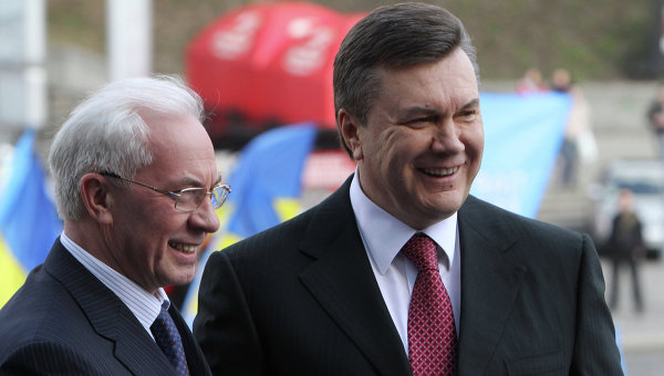 Николай Азаров и Виктор Янукович. Архивное фото
