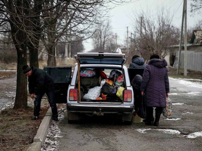 Жители Дебальцево покидают город