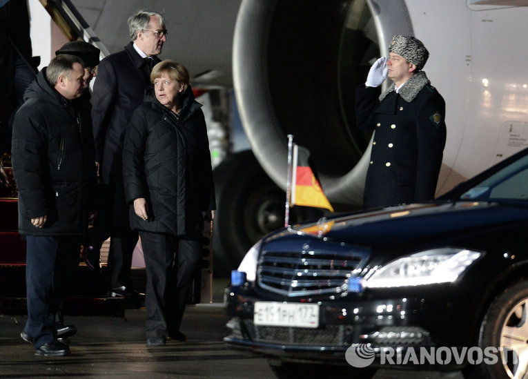 Прилет канцлера ФРГ Ангелы Меркель и президента Франции Франсуа Олланда в Москву