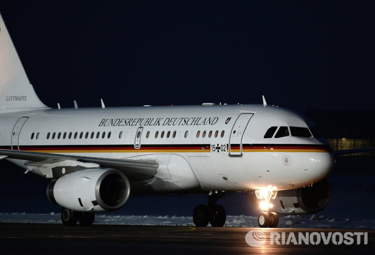 Самолет канцлера ФРГ Ангелы Меркель после приземления в аэропорту  Внуково-2.