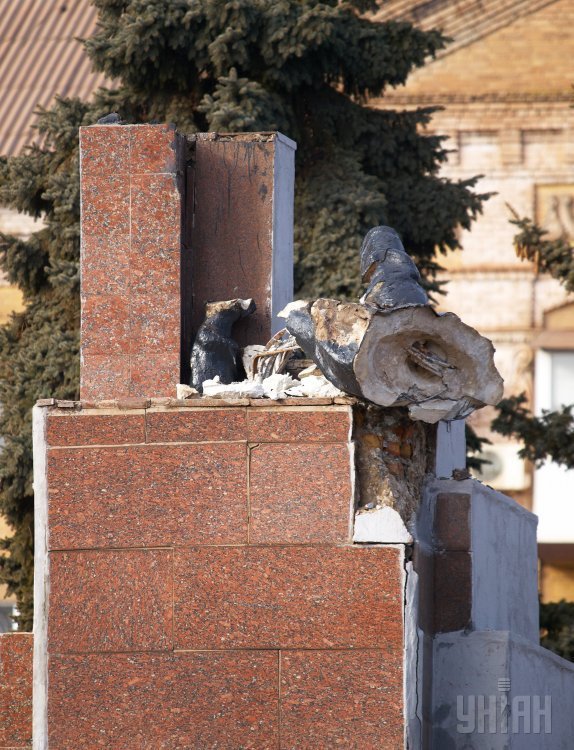 Постамент от снесенного памятника в Кривом Роге