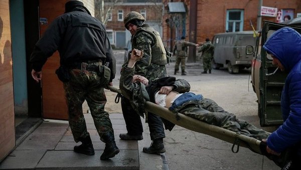 Раненый украинский военнослужащий в Артемовске