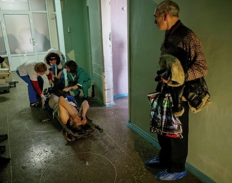 Раненый украинский военнослужащий в Артемовске