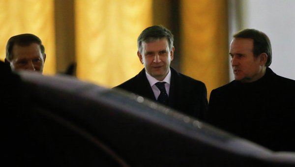Леонид Кучма, Михаил Зурабов и Виктор Медведчук после переговоров в Минске