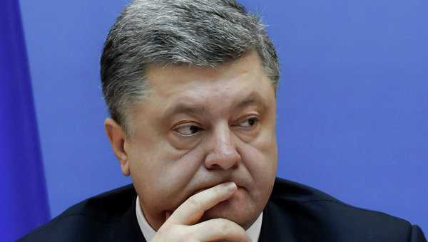 Петр Порошенко во время расширенного заседания кабинета министров Украины
