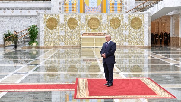Александр Лукашенко во Дворце независимости в Минске. Архивное фото