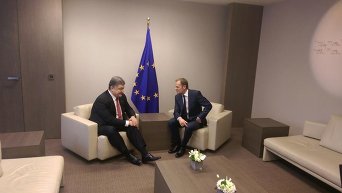 Петр Порошенко и Дональд Туск на переговорах в Брюсселе, 12 февраля 2015