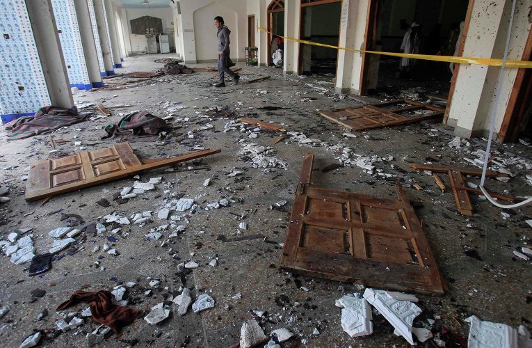Три взрыва произошли во время пятничной молитвы в шиитской мечети в Пешаваре