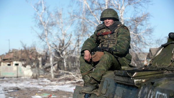 Ополченец ДНР в Никишино Донецкой области