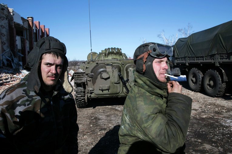 Ополченцы ДНР в Никишино Донецкой области 17 февраля 2015 года