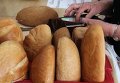 Покупка хлеба. Архивное фото