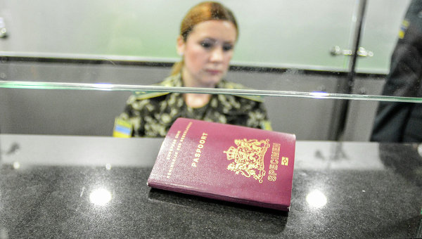 В Борисполе показали, как работает система проверки биометричесских паспортов