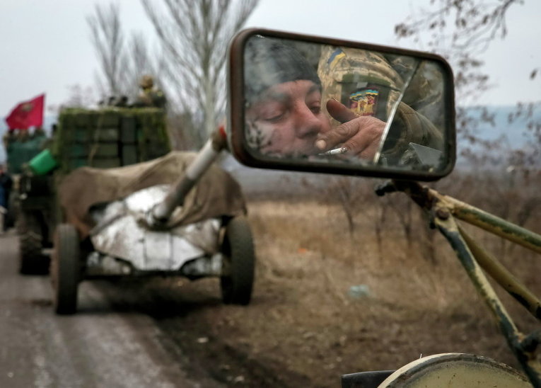 Военные отходят из Дебальцево в Парасковиевку
