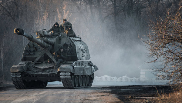 Самоходная артиллерийская установка МСТА-С ополчения ДНР. Архивное фото