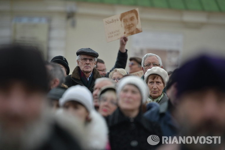 На Софийской площади прошел молебен за Надежду Савченко