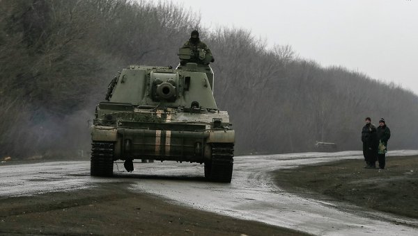 На Донбассе ВСУ продолжают отвод тяжелых вооружений