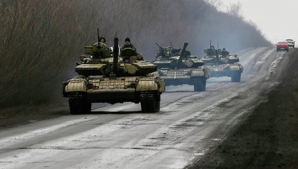 Отвод тяжелых вооружений в Донбассе. Архивное фото