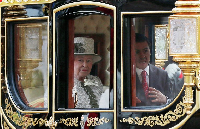 Королева Великобритании Елизавета II и президент Мексики Энрике Пенья Ньето