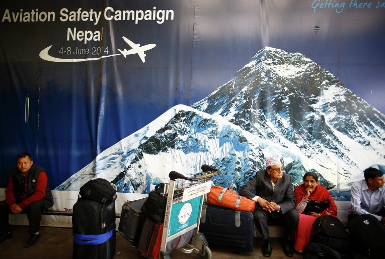 Самолет выкатился за пределы взлетно-посадочной полосы в аэропорту Катманду