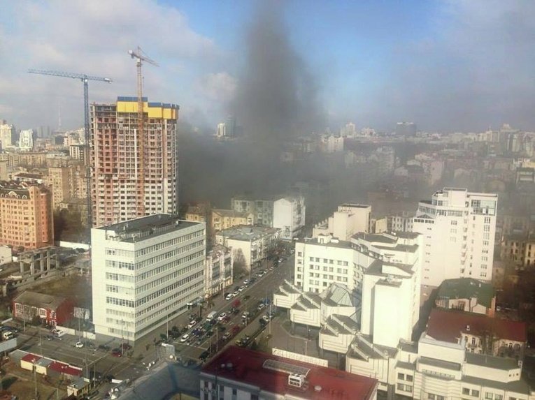 Пожар на улице Саксаганского в Киеве