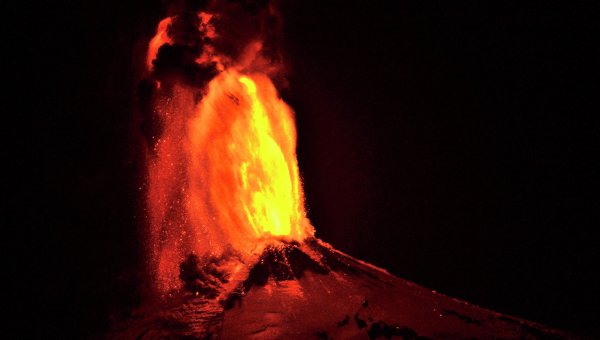 Извержение вулкана в Чили. Архивное фото