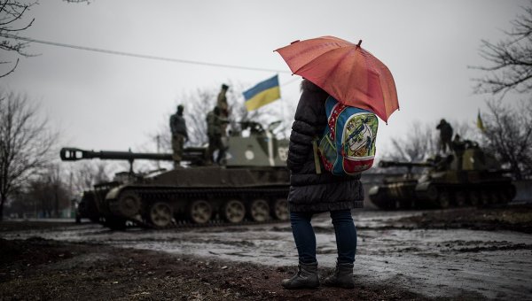 Колонна самоходных гаубиц ВСУ покидает окрестности Донецка
