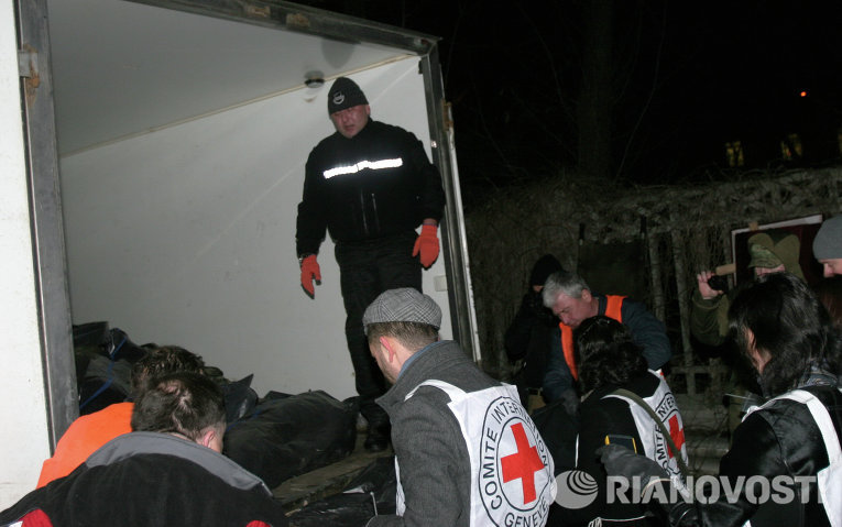 Передача тел погибших бойцов ВС Украины в Донецке