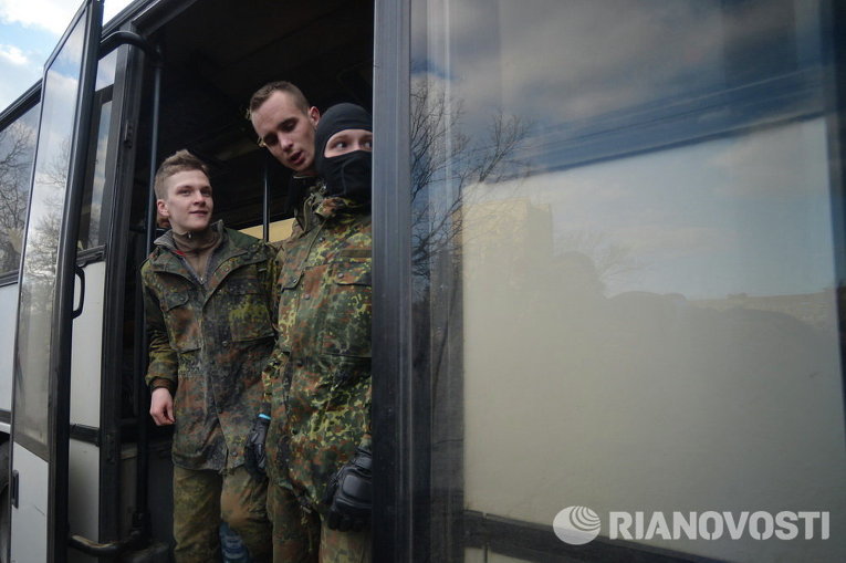 Отправка новобранцев батальона Азов в Мариупольскую область на тренировочную базу