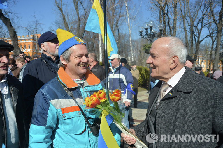 Церемония возложения цветов к памятнику Тараса Шевченко в Киеве